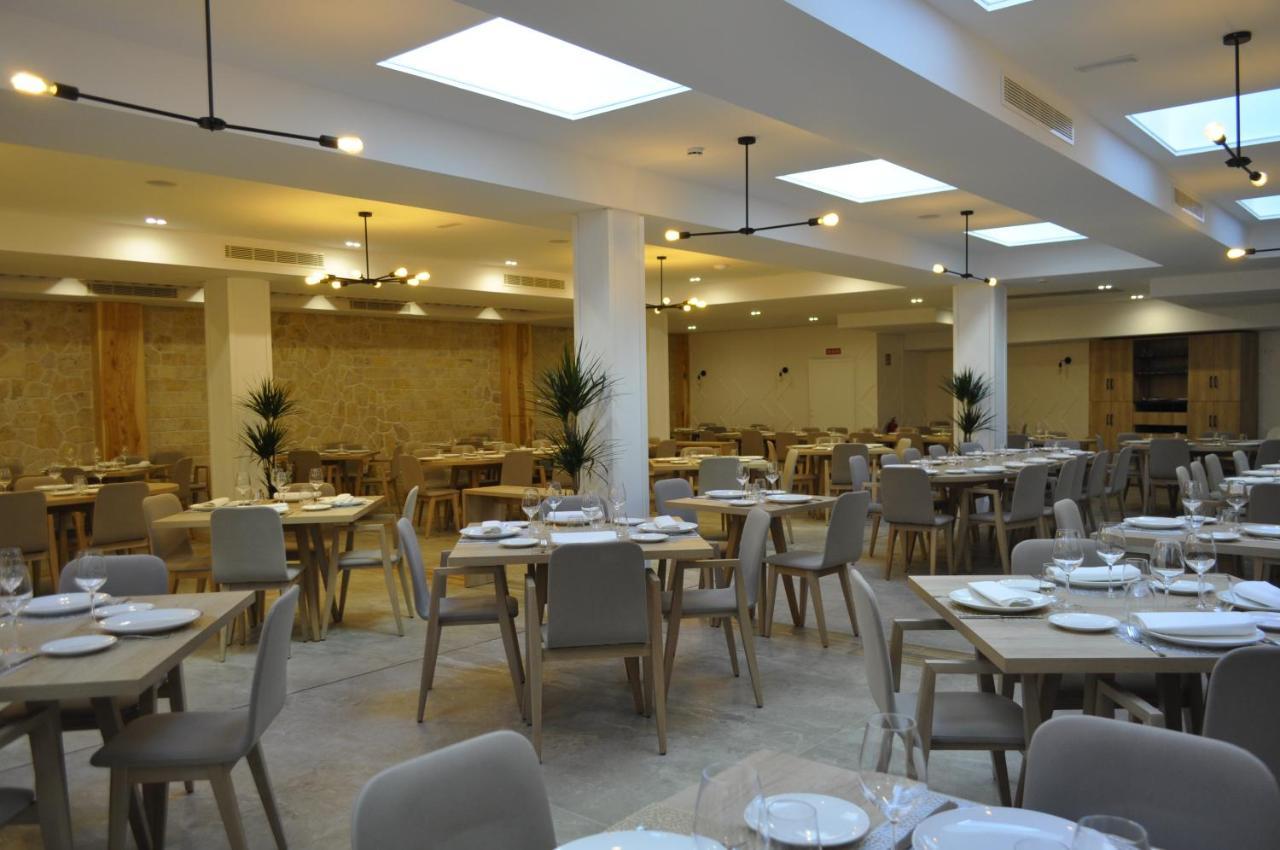 Hostal Restaurante Villa De Бриуэга Экстерьер фото