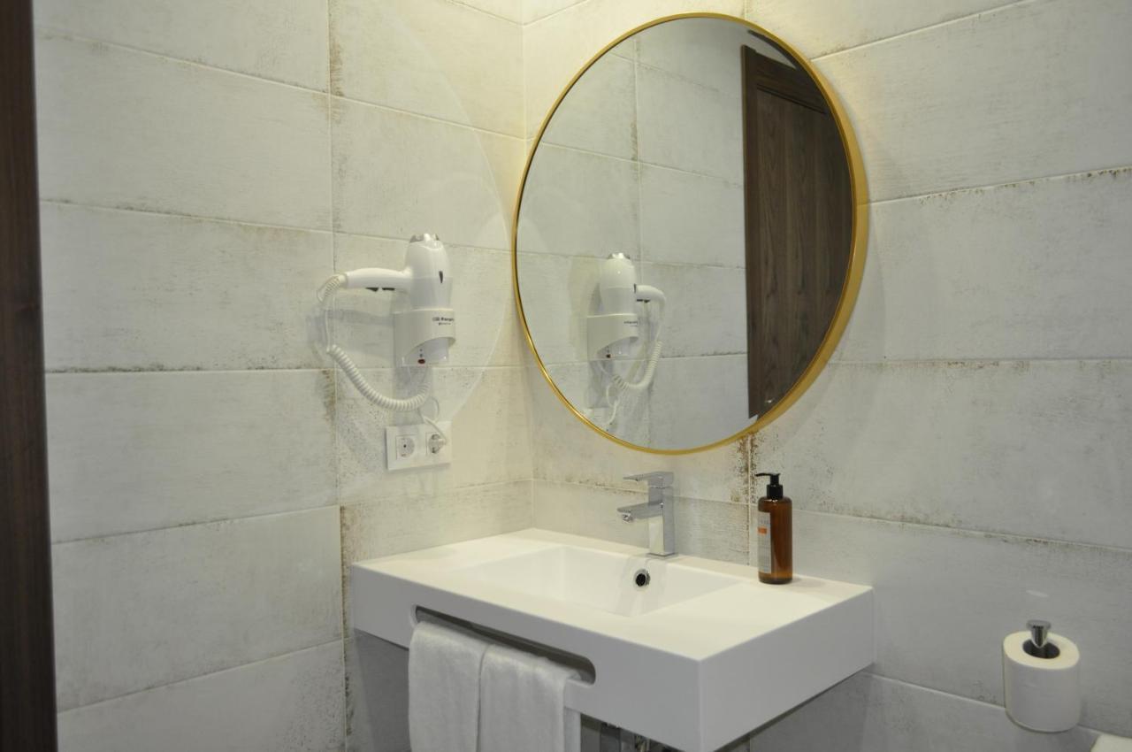 Hostal Restaurante Villa De Бриуэга Экстерьер фото