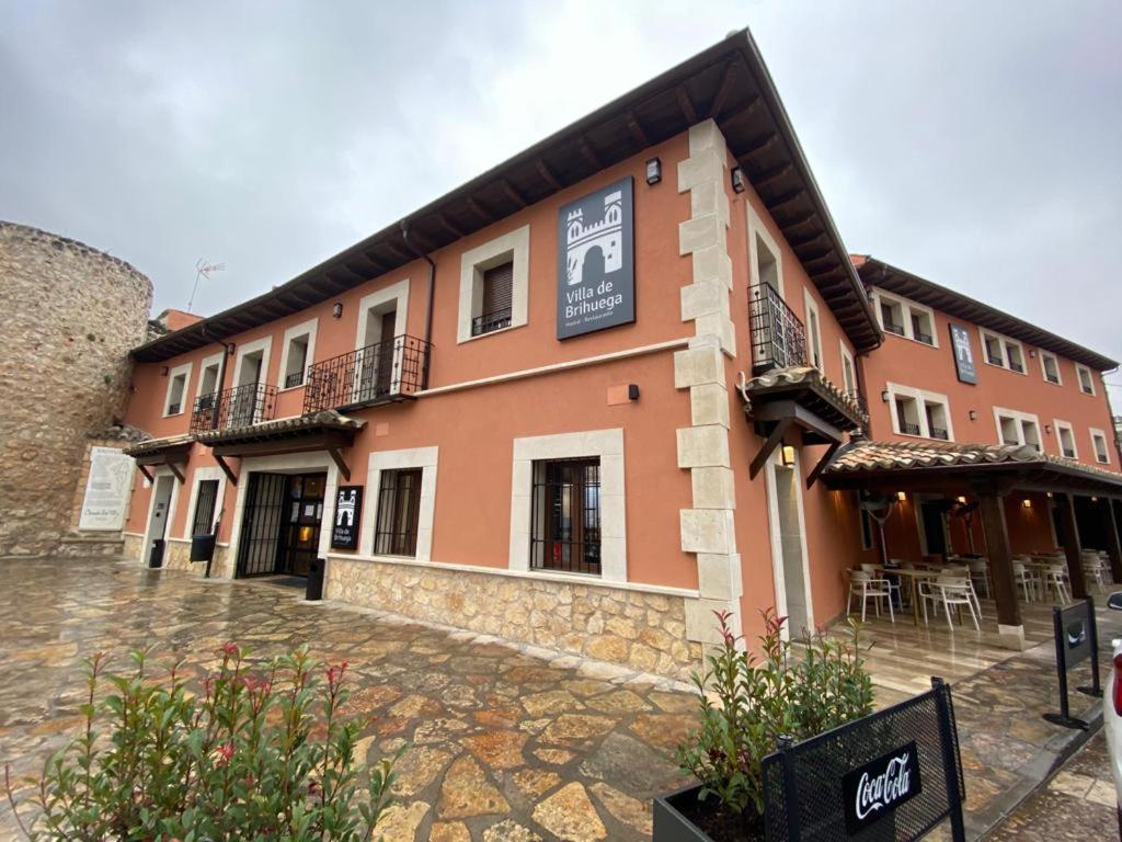 Hostal Restaurante Villa De Бриуэга Экстерьер фото